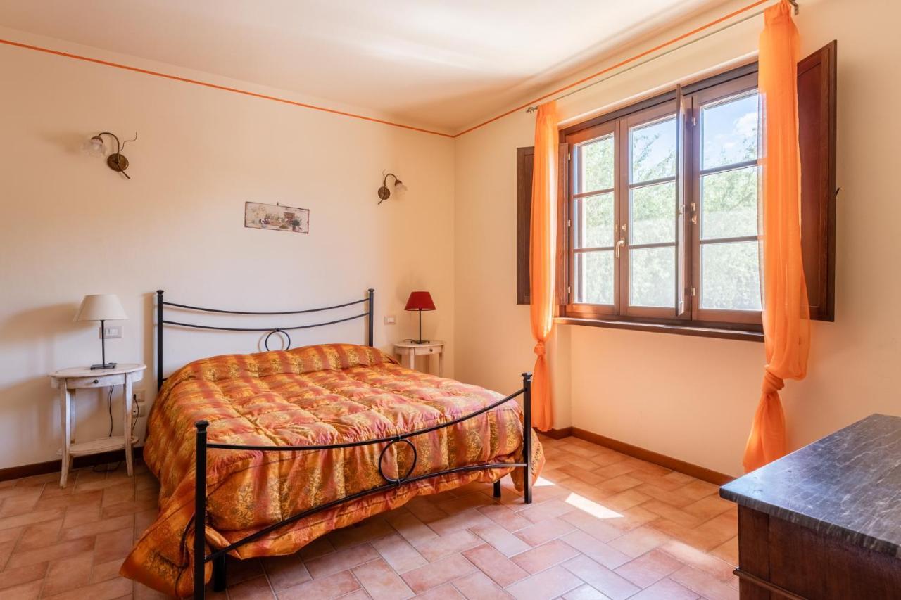 Casolare Dei Fiori - Mughetto Villa Montecarlo Bagian luar foto