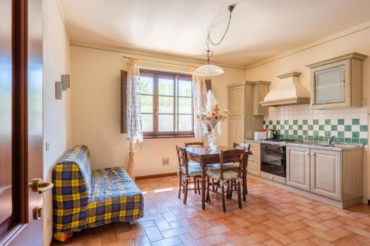 Casolare Dei Fiori - Mughetto Villa Montecarlo Bagian luar foto