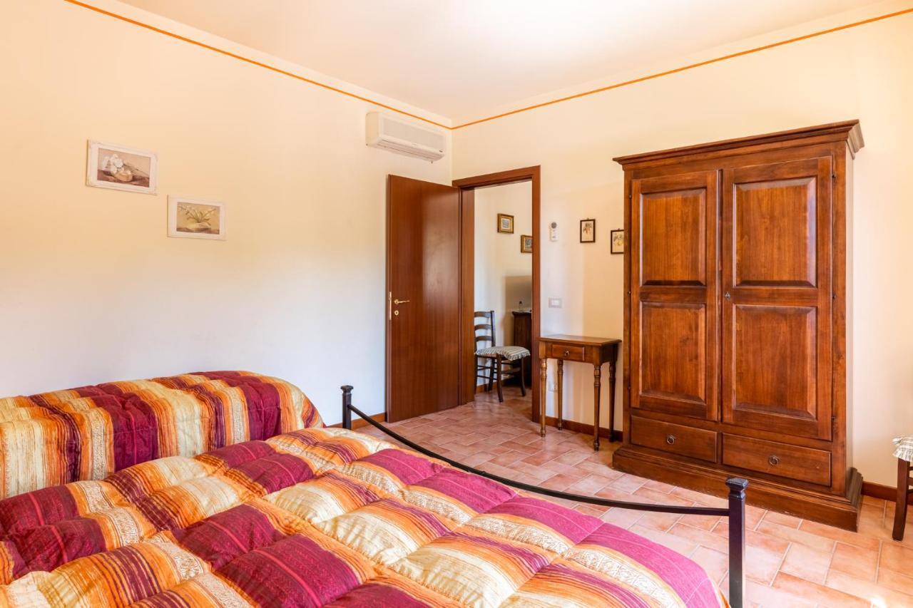 Casolare Dei Fiori - Mughetto Villa Montecarlo Bagian luar foto