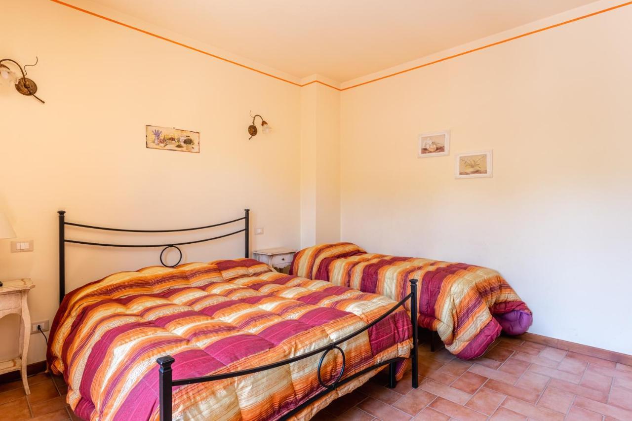 Casolare Dei Fiori - Mughetto Villa Montecarlo Bagian luar foto