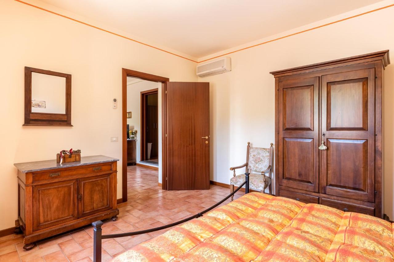 Casolare Dei Fiori - Mughetto Villa Montecarlo Bagian luar foto