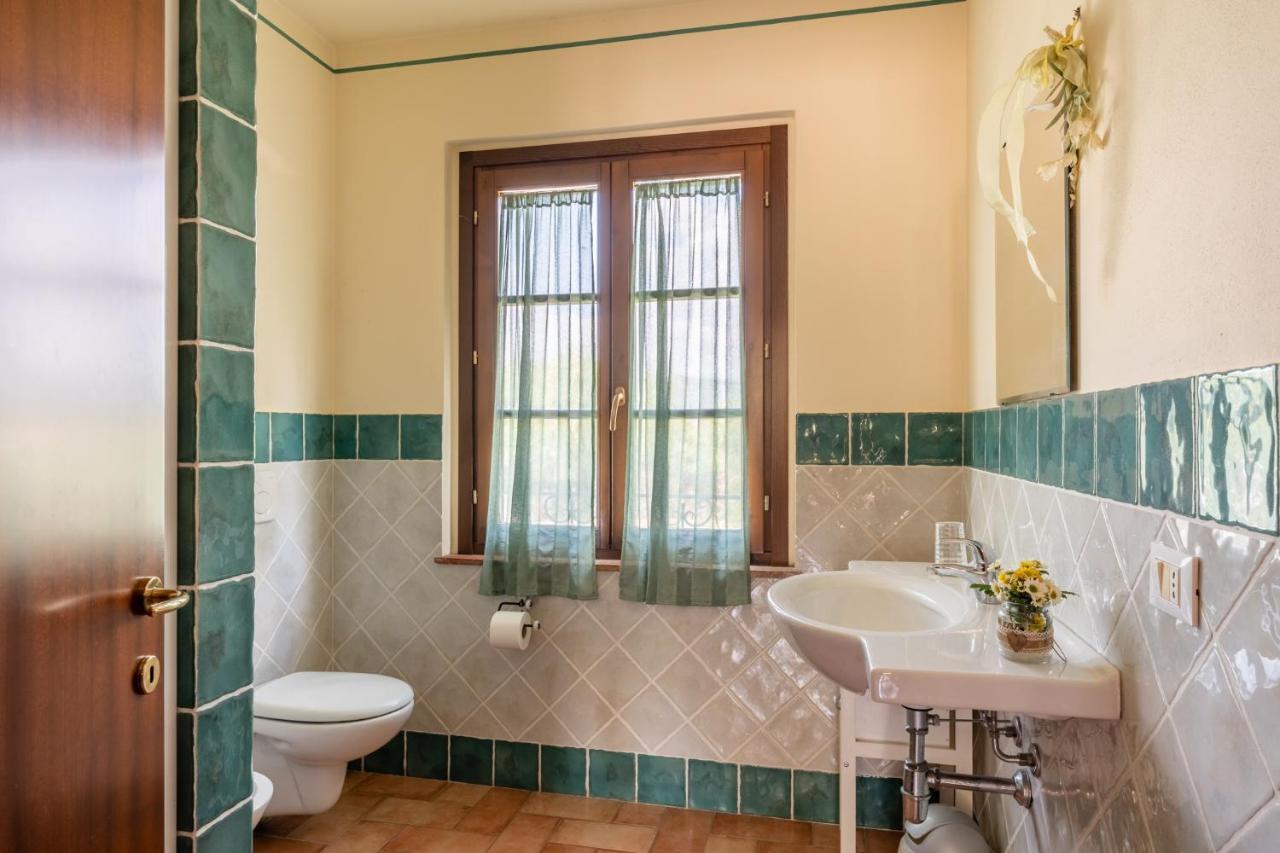 Casolare Dei Fiori - Mughetto Villa Montecarlo Bagian luar foto